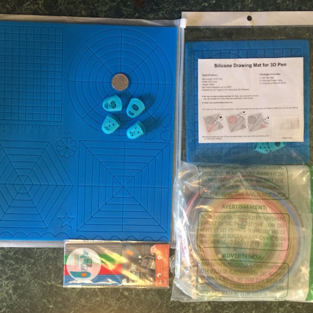 NWT 3D Drawing Pen/3D Printer Bundle. 2 Mats and 2 Filament Packs for 3Doodler